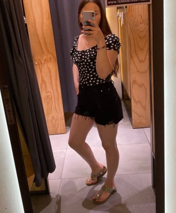 Юля, 21 год, 2 размер груди